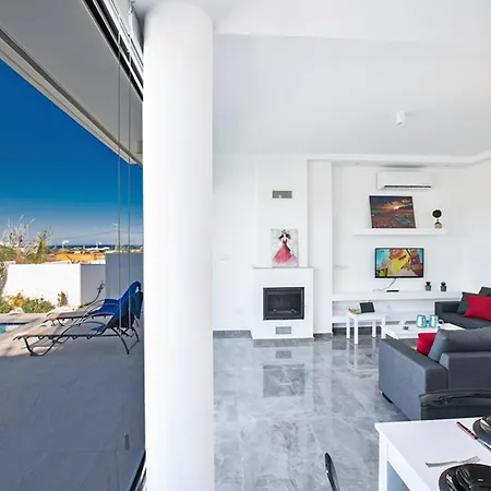 The Ultimate 5 Star Holiday In With Private Pool And Close To The Beach 1560 *