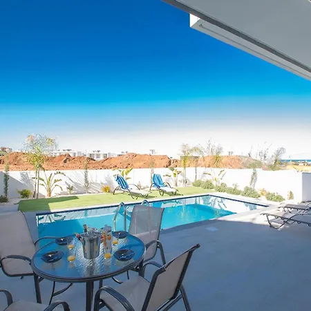 Villa The Ultimate 5 Star Holiday In With Private Pool And Close To The Beach 1560